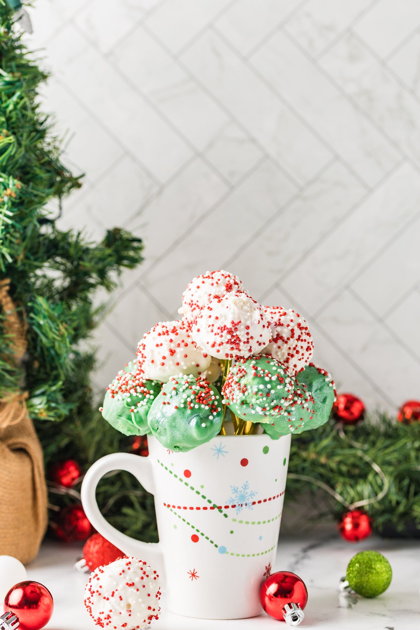 Christmas Cake Pop-Semi Exclusive