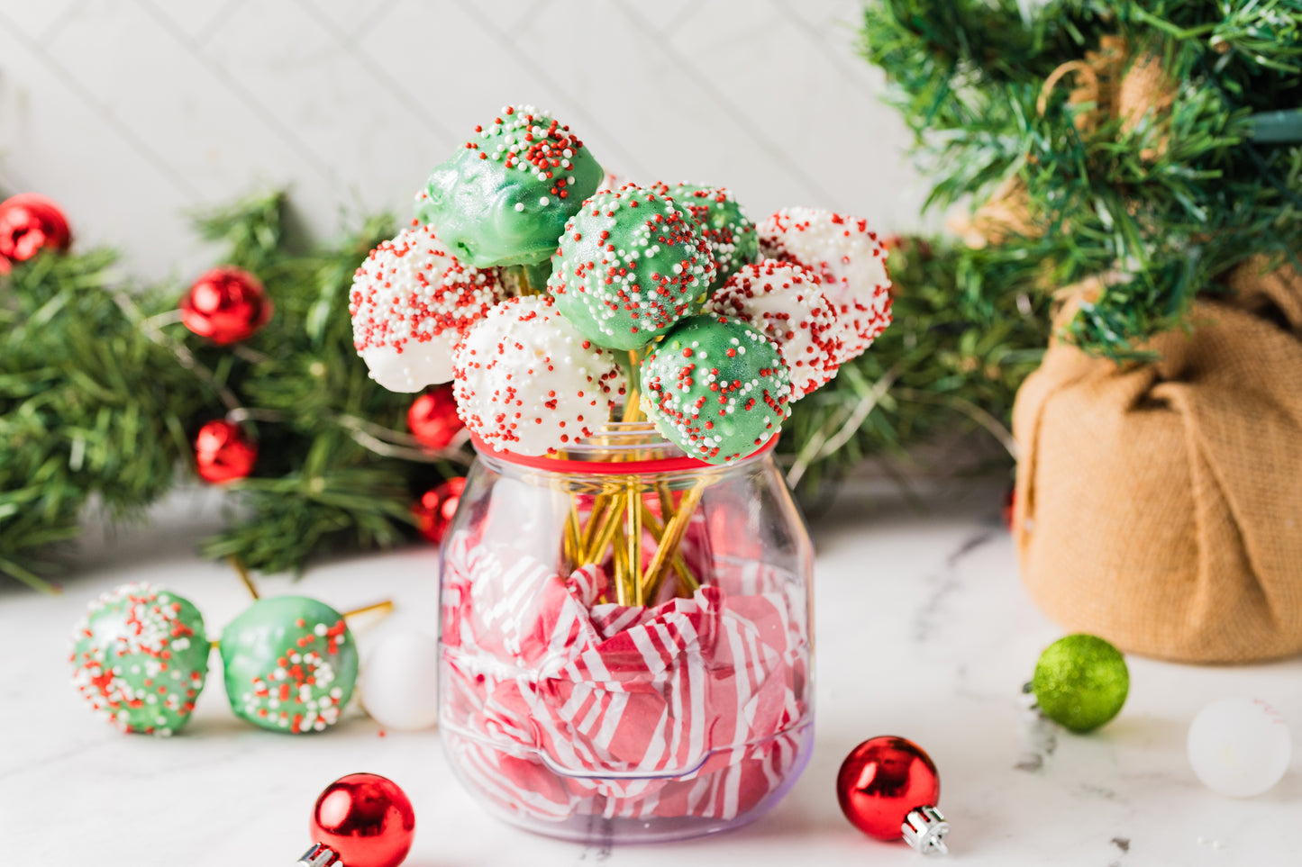 Christmas Cake Pop-Semi Exclusive