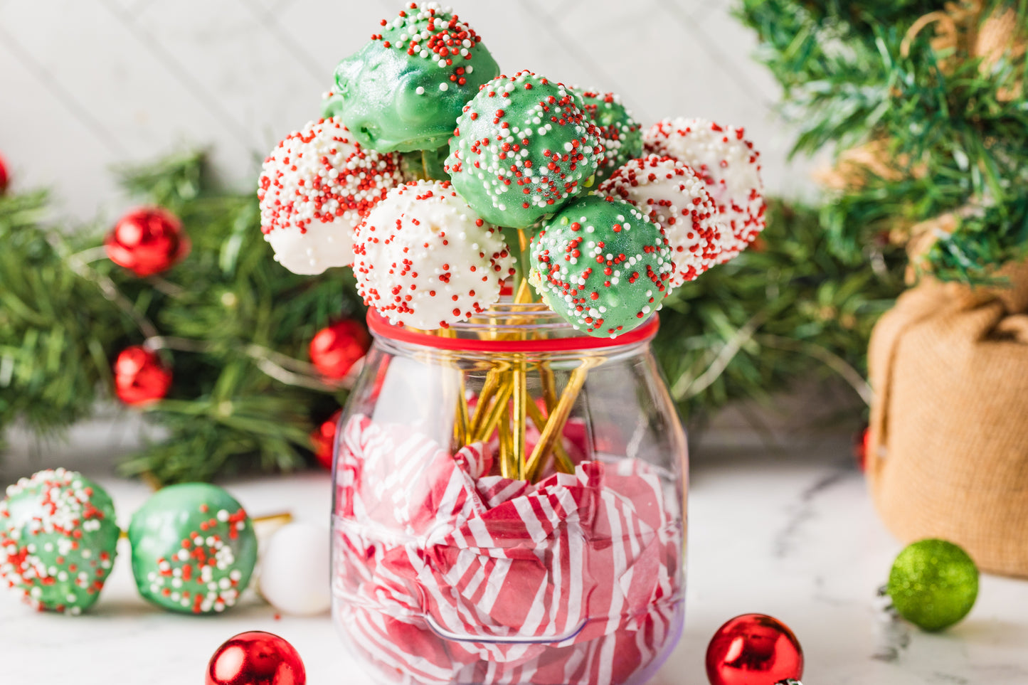 Christmas Cake Pop-Semi Exclusive