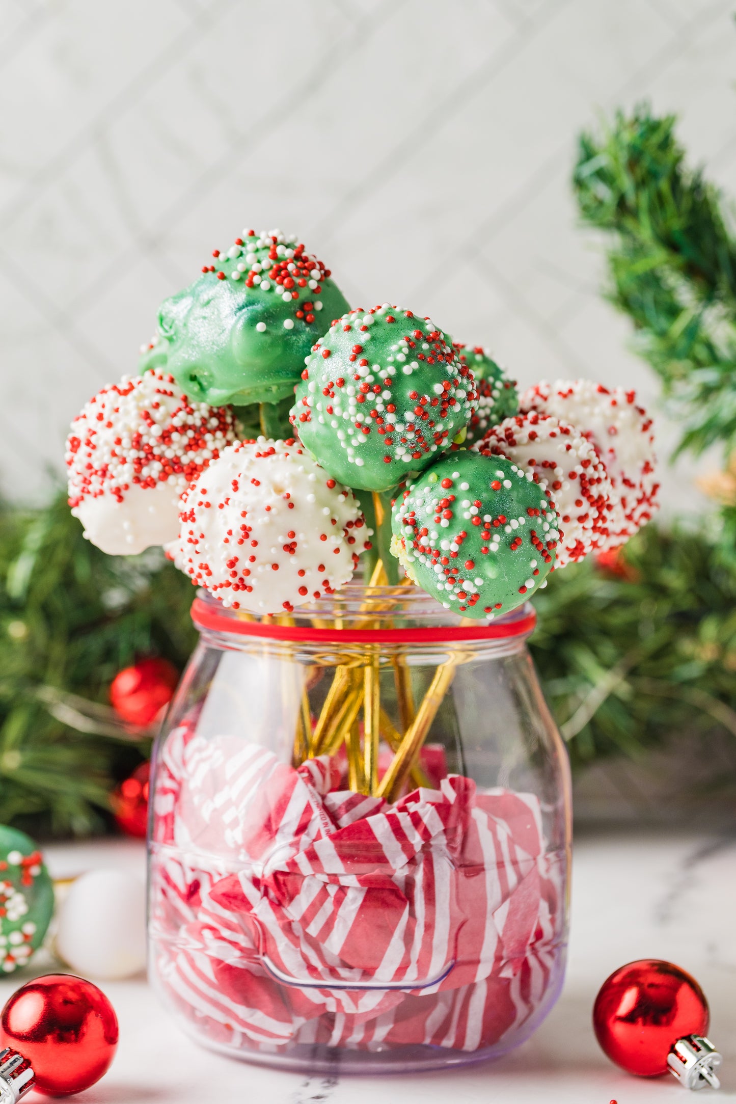 Christmas Cake Pop-Semi Exclusive