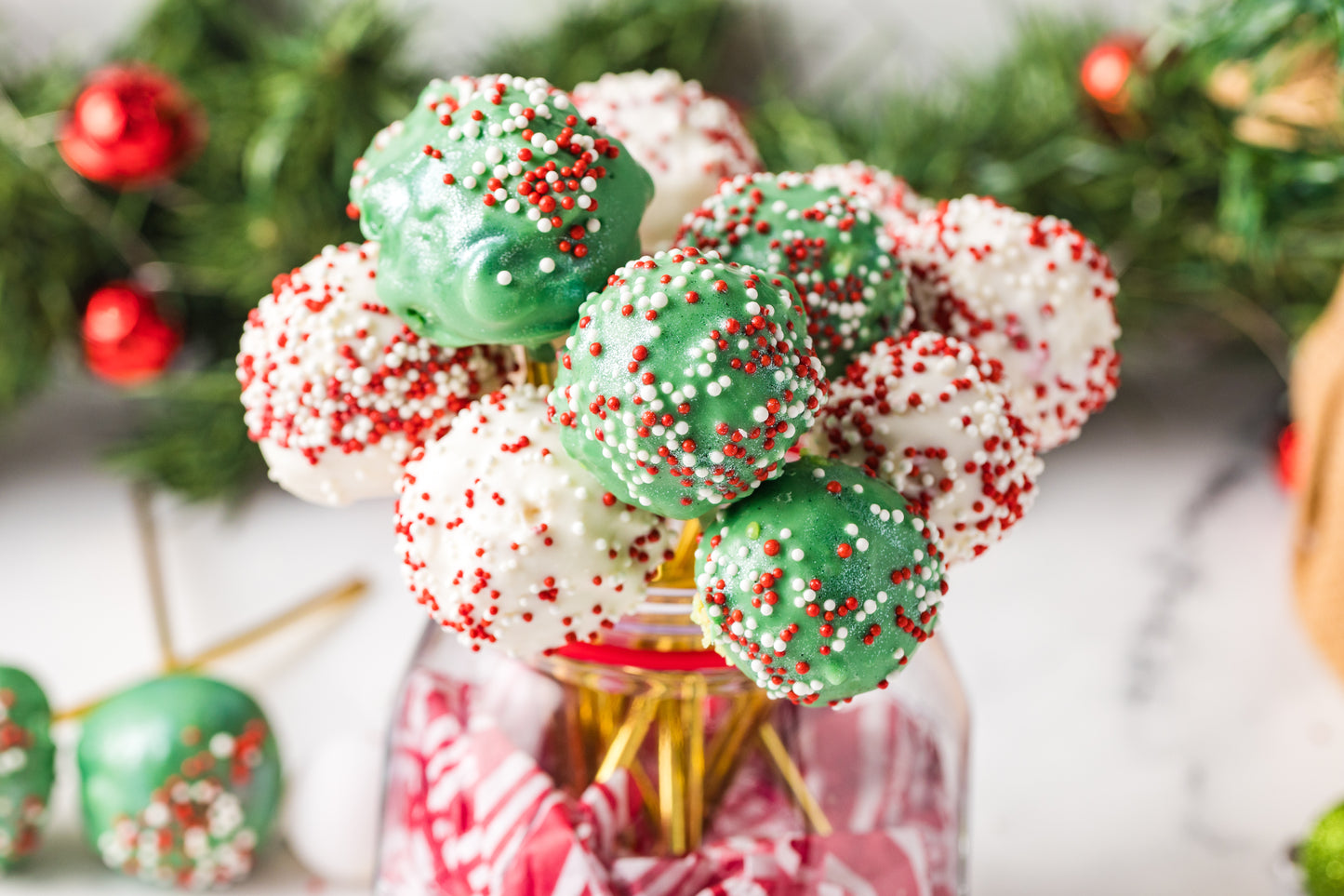 Christmas Cake Pop-Semi Exclusive