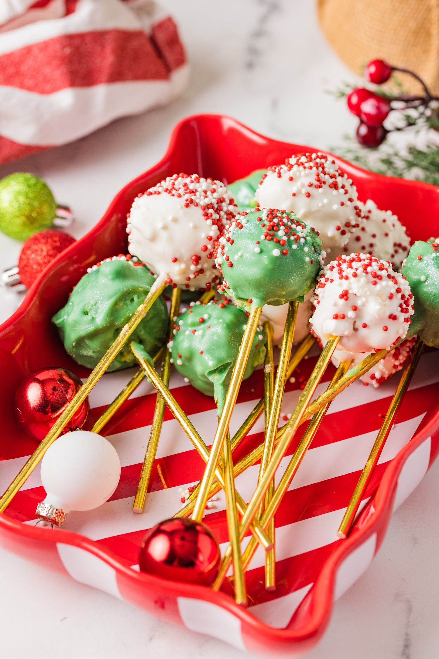 Christmas Cake Pop-Semi Exclusive
