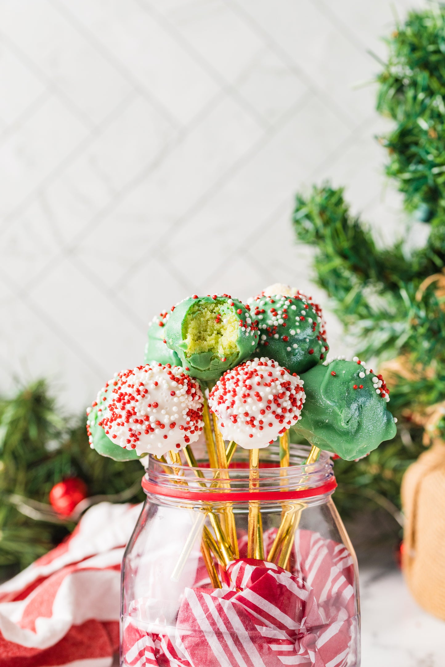 Christmas Cake Pop-Semi Exclusive