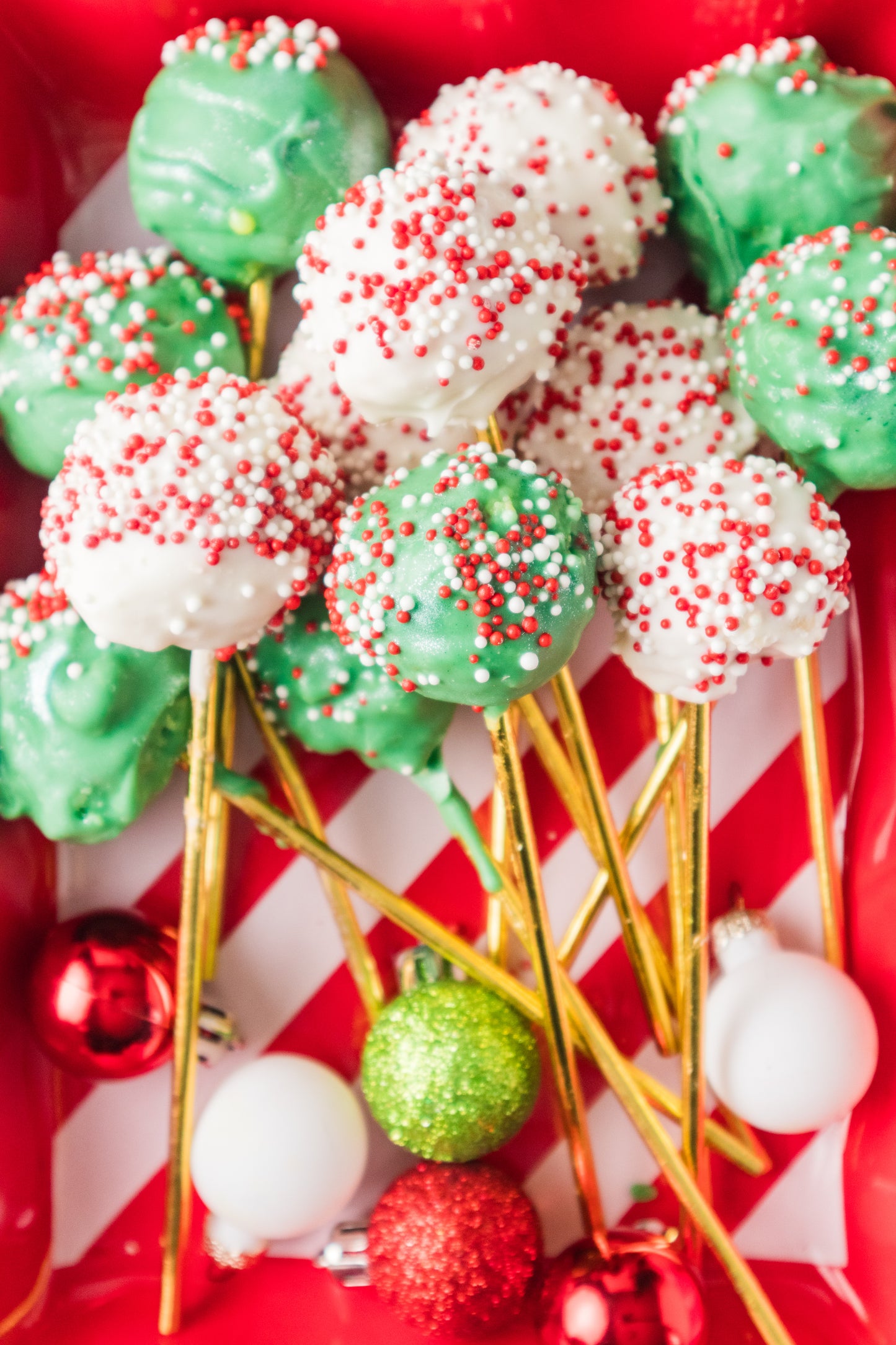 Christmas Cake Pop-Semi Exclusive