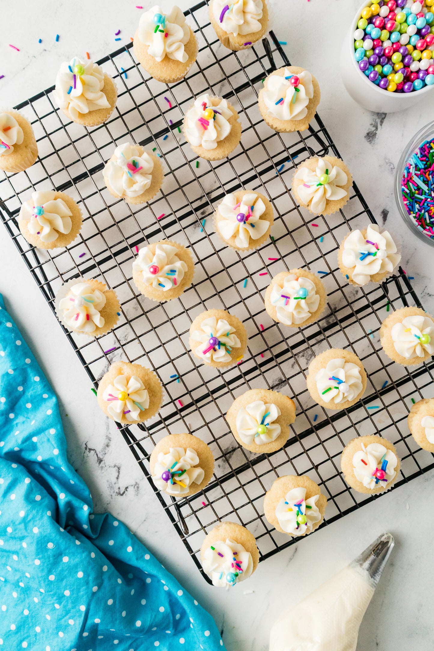 Mini Vanilla Cupcakes-Exclusive