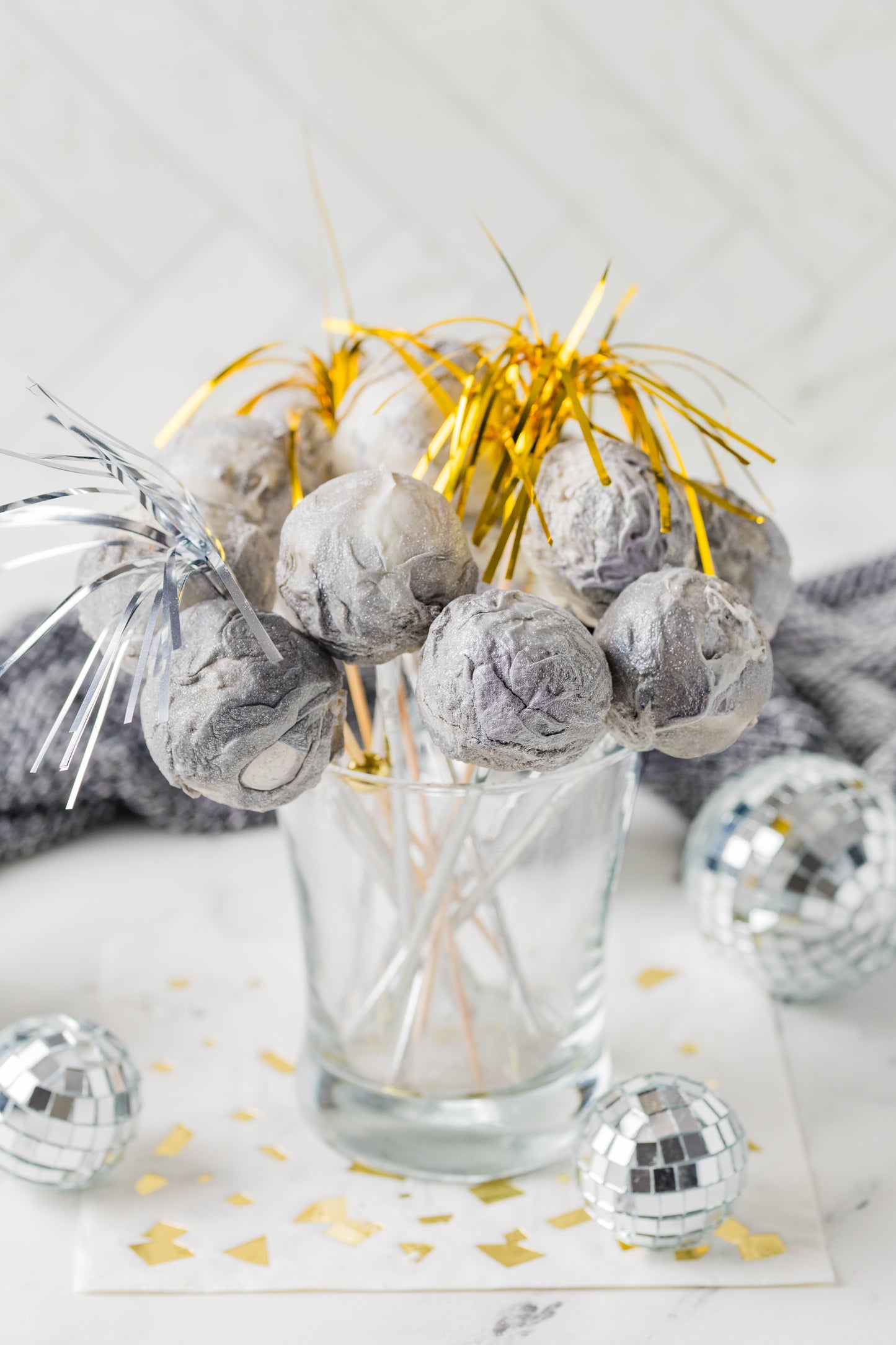 New Year's Cake Pops-Semi-Exclusive